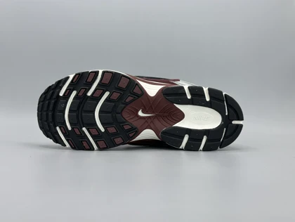 کتانی نایکی وی5 کی رانر کرم سیلور زرشکی/Nike V5K