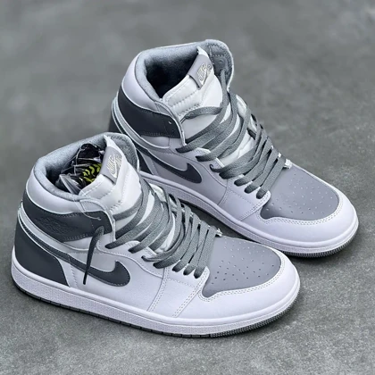 کفش نایک ایر جردن وان ساق‌دار سفید طوسی دودی Nike Air Jordan 1 High White Smoke Grey