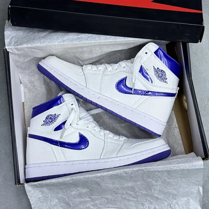 کفش نایک ایر جردن وان ساق‌دار رترو سفید بلوبری Nike Air Jordan 1 Retro High White Blueberry