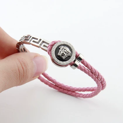 دستبند زنانه طرح بنگل ورساچه