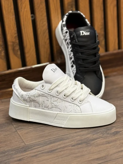 ونس دیور گلدوزی