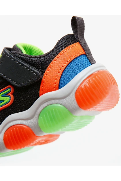 کتانی بچگانه اورجینال skechers skechers