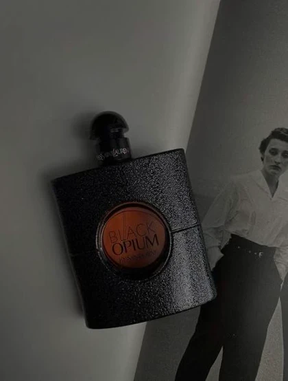 عطر زنانه ایو سن لورن بلک اپیوم Yves Saint Laurent Black opium