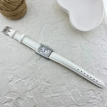 ساعت مچی زنانه با طرح فلورا، ظرافت در دستان شما