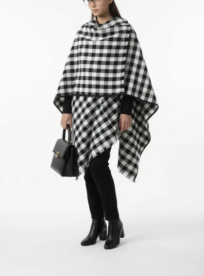 پانچو چهار خونه شانل