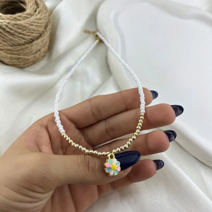 گردنبند زنانه مهره‌ای مدل شادی طرح گل تابستانی