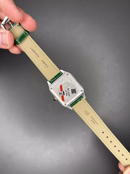 ساعت مچی کارتیه دومونت بند چرمی سبز صفحه سفید Cartier