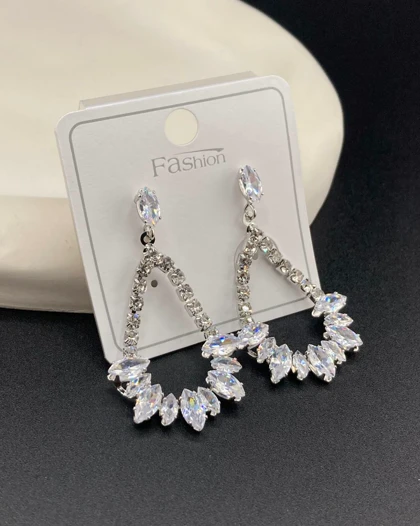 گوشواره جواهری پر کار کد gnj10012 گالری موژان حیدری