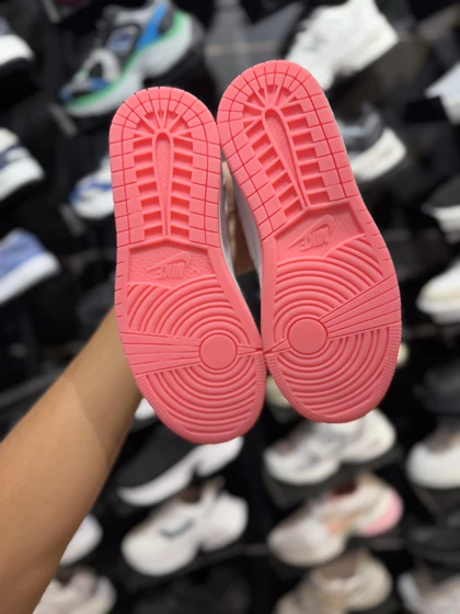 کتانی زنانه لوویتون صورتی