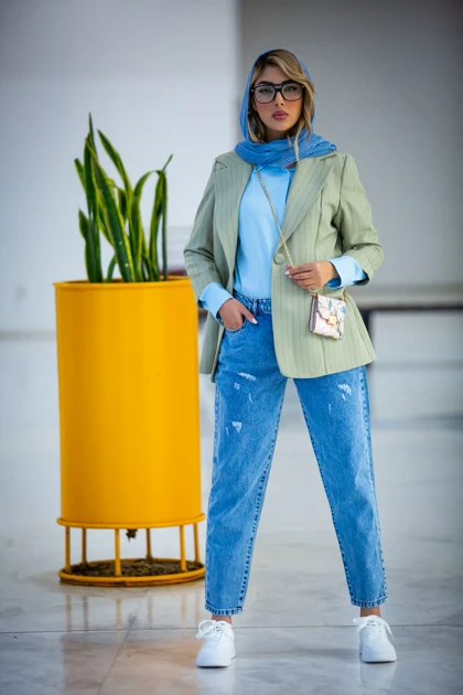 مانتو دیپلمات تک دکمه رها