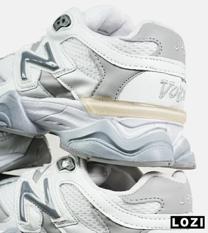کفش کتانی زنانه طوسی سفید NEW BALANCE 9060