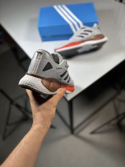 کتانی ادیداس مدل کلیماکول climacool رنگ طوسی نارنجی ( مناسب برای پیاده روی و استفاده روزمره )
