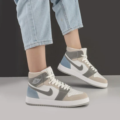 کفش و کتانی رنگ سفید طوسی مدل نایک NIKE Jordan 1 ساق‌دار کد 71612