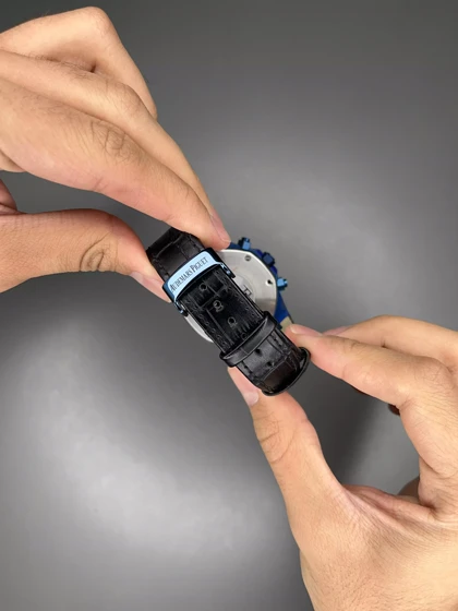 ساعت مچی اودمار پیگه بند چرمی مشکی قاب آبی Audemars Piguet