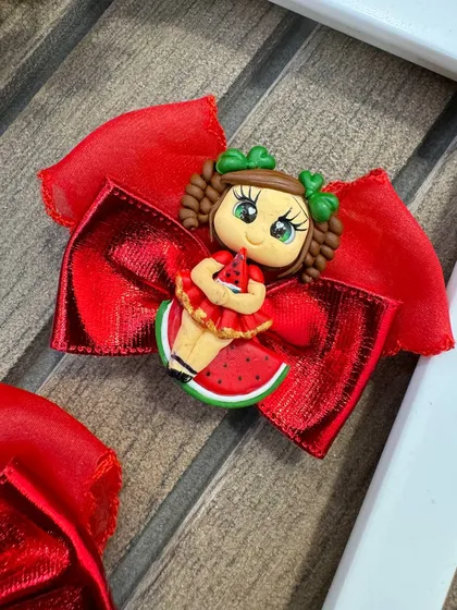 گل سر یلدایی دختر و هندوانه