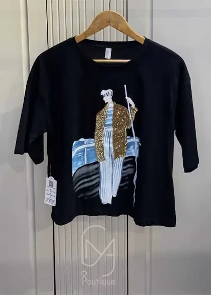 تیشرت مشکی طرح دار