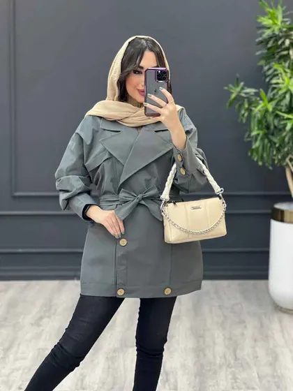 بارانی شش دکمه چوبی