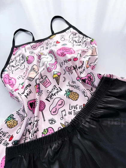 ست لباس خواب تاپ و شورتک ساتن طرح تک شاخ