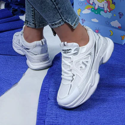 کفش و کتانی زنانه مدل نیوبالانس newbalance رنگ سفید