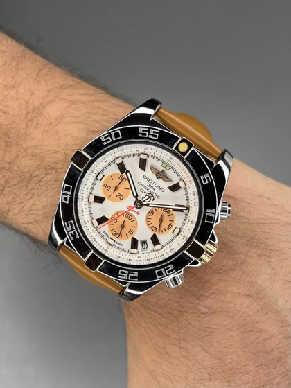 ساعت مچی برایتلینگ کورنوگراف بند چرمی Breitling