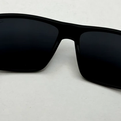 عینک اوکلی مستطیلی پلاریزه سبک OAKLEY آمریکایی مشکی کد WG83107