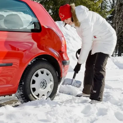 بیل برف FISKARS SNOW LIGHT CAR