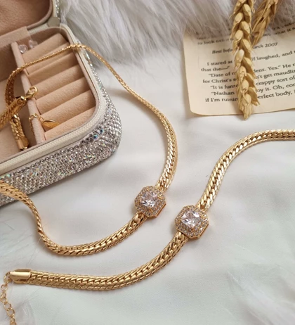 نیمست طرح طلا نیلوفر