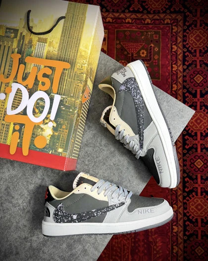 کتانی جردن تراویس نورث فیس