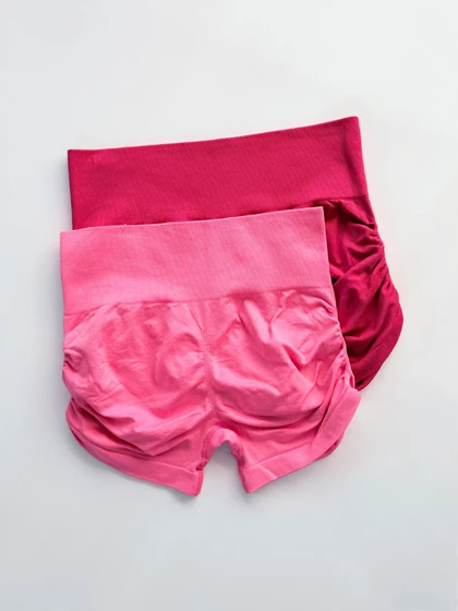 شورتک ورزشی سیملس پشت چروک کنار گتر