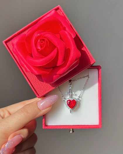 گردنبند ست قلب و شمشیر