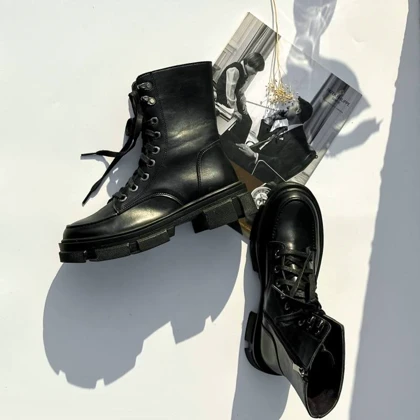 نیم بوت زنانه استرادیواریوس مدل Stradivarius-Flat-Ankle-Boots-BT10