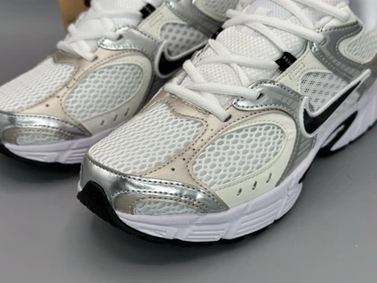 کتانی نایکی وی5کی رانر سفید سیلور مشکی/Nike V5K