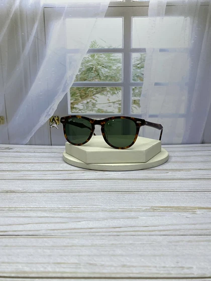 عینک آفتابی Ray-Ban RB 2398 ترکیب فریم کائوچو استات و عدسی کریستال با استاندارد UV400