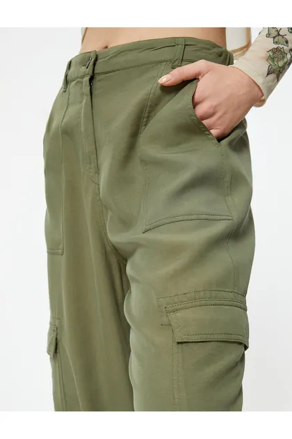 شلوار Jogger Cargo با جیب پارچه Lyocell™ 4SAL40039IW