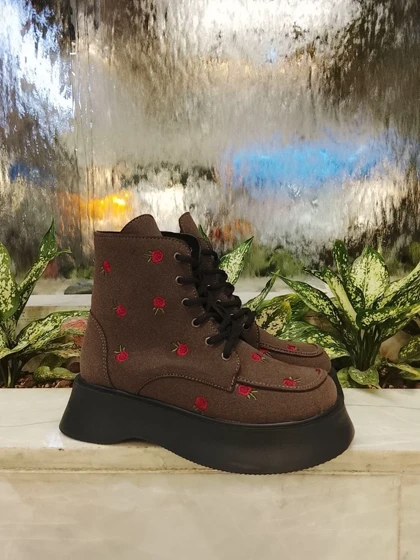 نیم بوت گل ریز