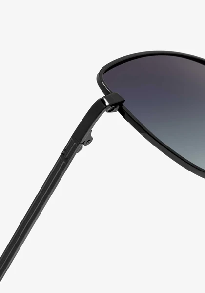 عینک آفتابی دی فرانکلین مدل D.franklin Cat-Eye Legacy Black / Gradient Grey