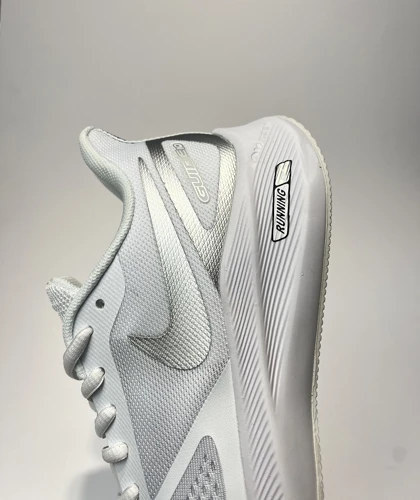 کفش ورزشی نایک گاید سفید