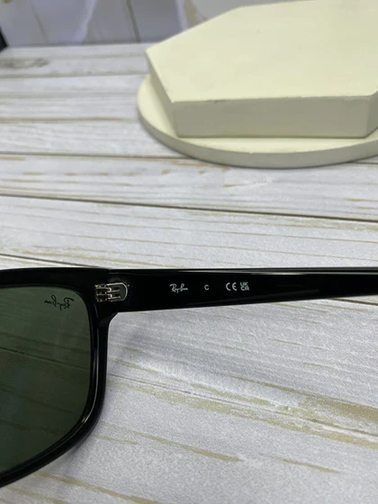 عینک آفتابی ری‌بن مدل RB4428 فریم کائوچو استات، عدسی کریستال UV400