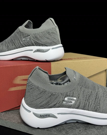 کتانی اسکیچرز جورابی