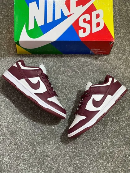 کتانی ویتنامی نایکی دان لو بدون ساق سفید زرشکی Nike Dunk Low Retro 'Team Red' Burgundy White