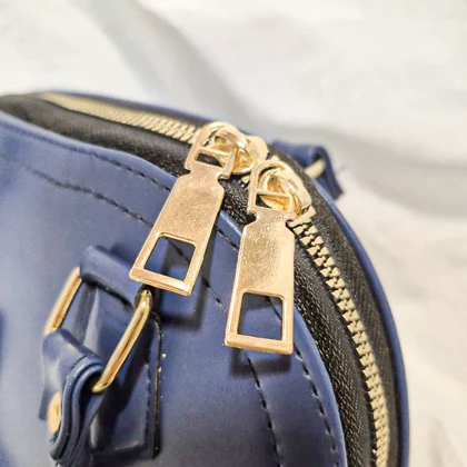 کیف صندوقی نیم گرد