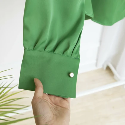 شومیز ساتن چین‌دار