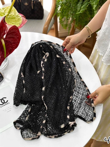 شال مشکی آمارا