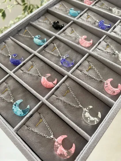 گردنبند ماه شب تاب