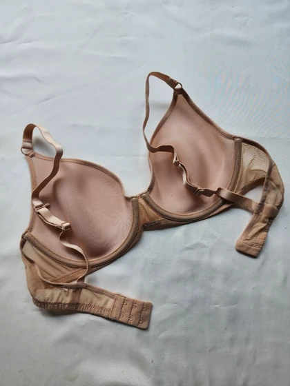 سوتین ابر خیلی نازک فنردار طرح تریومف آلمان کد: 122084