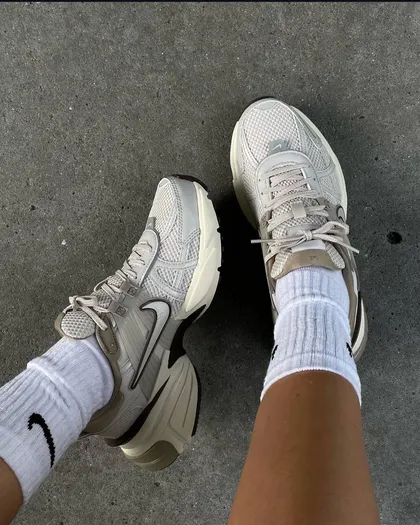نایک وی تو کی ران Nike v2k run کد 600
