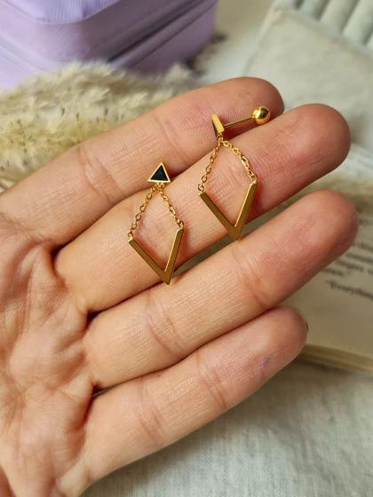 پیرسینگ گوش خاص