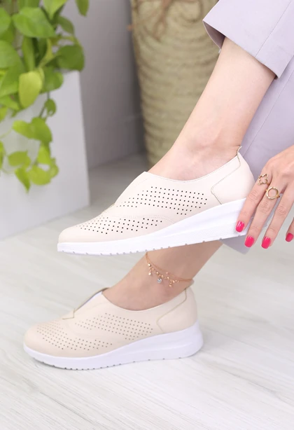 کفش پرسنلی زنانه نیکا