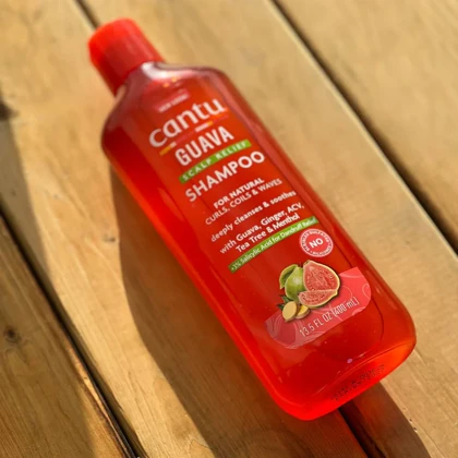 شامپو اسکالپ ضد شوره کانتو مخصوص موهای فر حجم 400 میلی‌لیتر