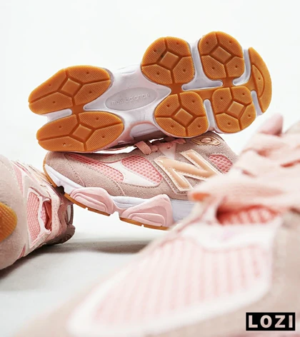 کفش کتانی زنانه صورتی NEW BALANCE 9060